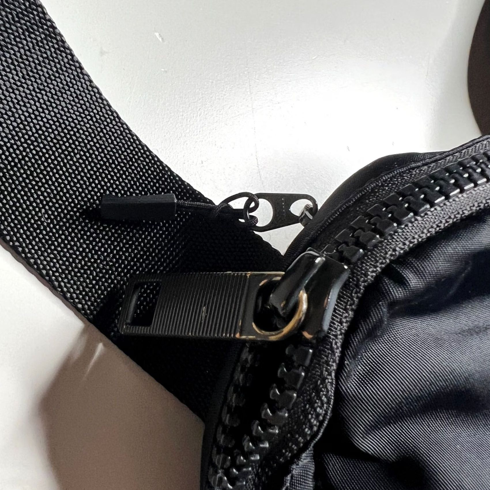 lululemon everywhere belt bag crossbody bag black The adjustable strap provides hands Lululemon Everywhere Belt Bag 1l
