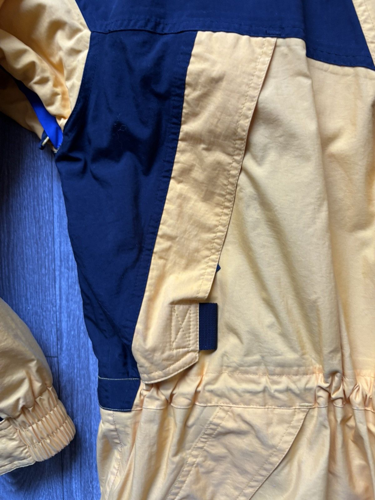 Helly Hansen Vintage Helly Hansen Helly Tech Thinsulate Liteloft Jacket Size US L / EU 52-54 / 3 - 9 Thumbnail