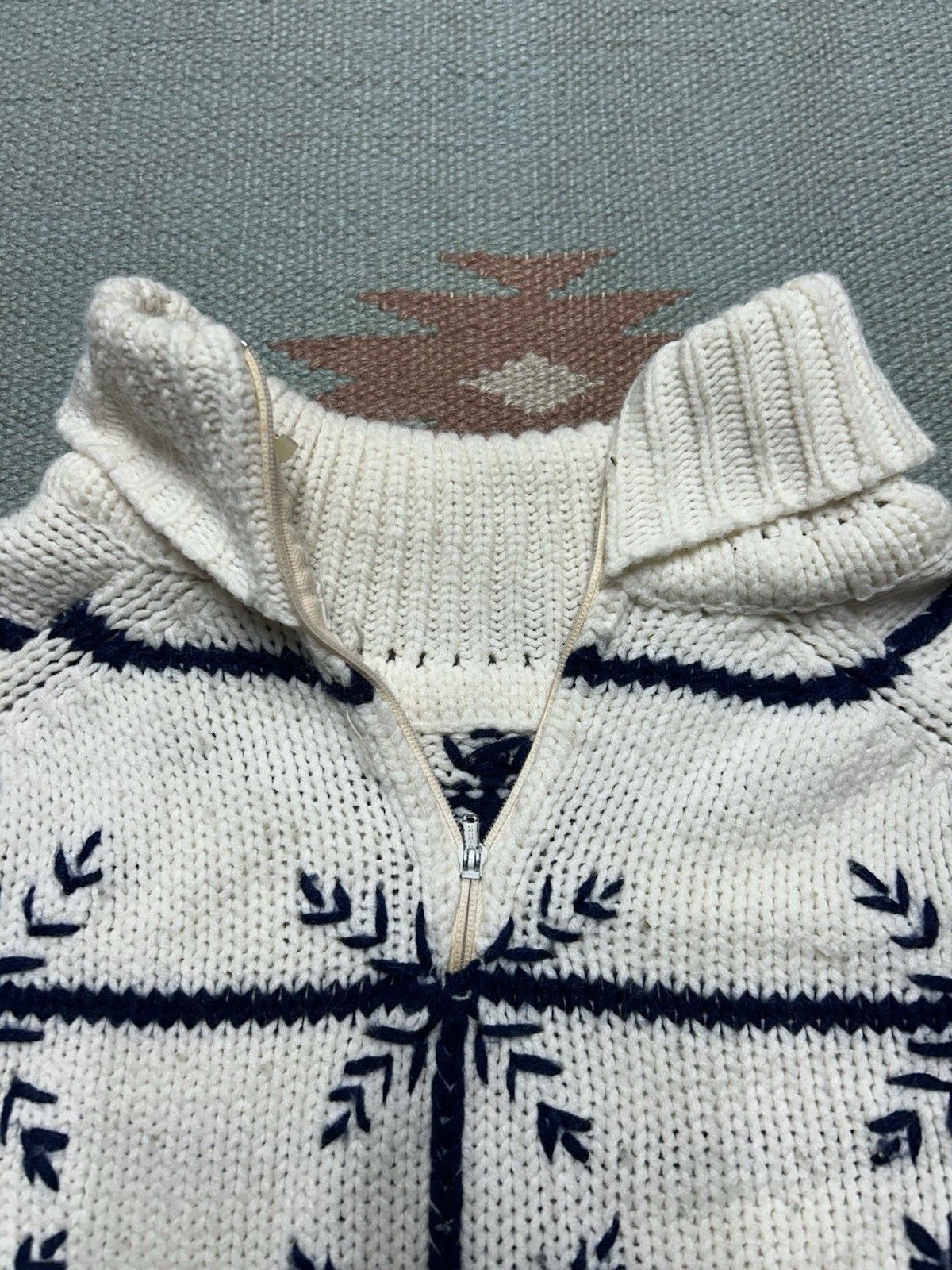 Vintage 70s acrylic knit sweater hand loomed snowflake windowpane L Size US L / EU 52-54 / 3 - 6 Thumbnail