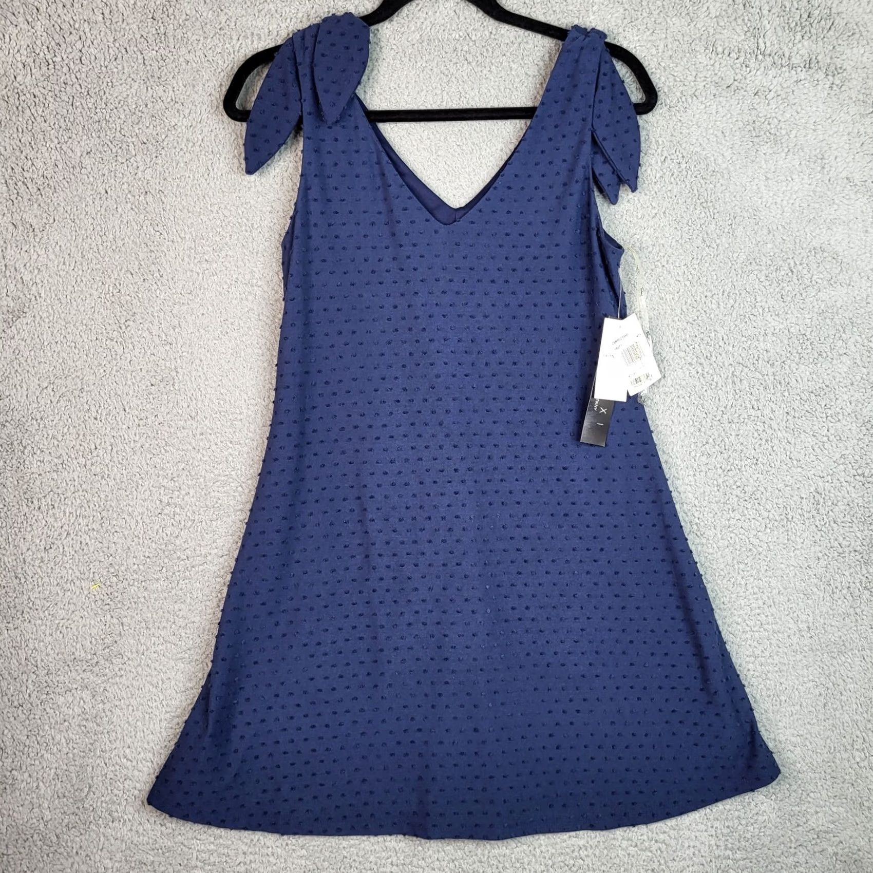 Vintage Trixxi Women's Navy Blue Tie V-Neck Dress Shirt? Size S / US 4 / IT 40 - 2 Thumbnail