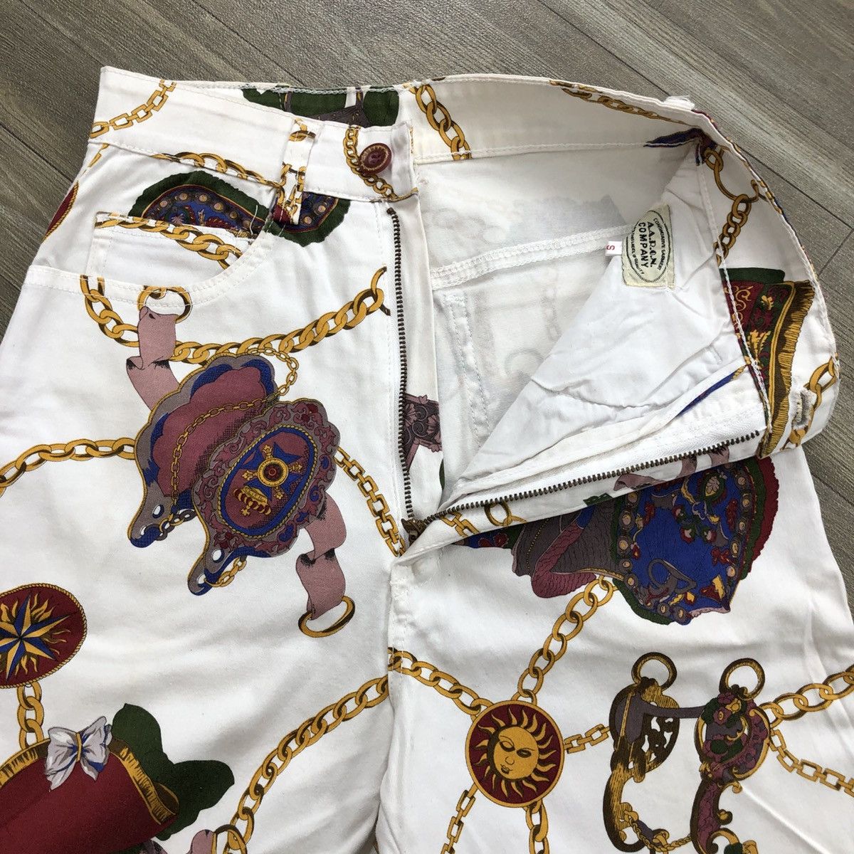 Vintage Crazy Vintage 90s Chain Bondage Fullprint Vescae Style Jeans Size 24" / US 00 / IT 34 - 6 Thumbnail