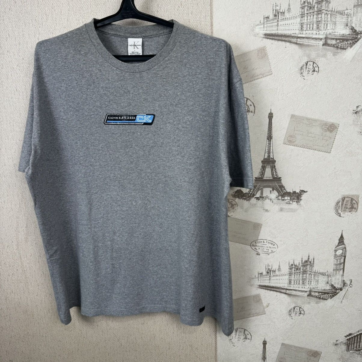 Calvin Klein × Vintage Vintage Calvin Klein T shirt Oversized Relaxed Gray Sz L Size US L / EU 52-54 / 3 - 4 Thumbnail