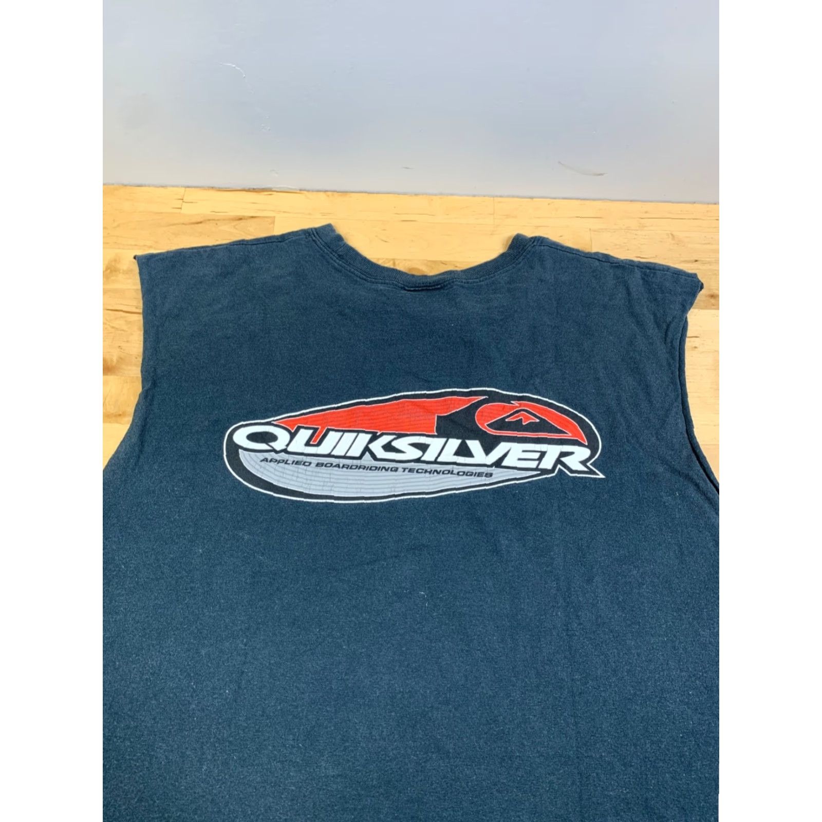 Quiksilver VINTAGE Quiksilver Sleeveless Shirt Mens XL Black Logo 90s Beach USA Logo Shirt Mens XL Black Size US XL / EU 56 / 4 - 7 Thumbnail