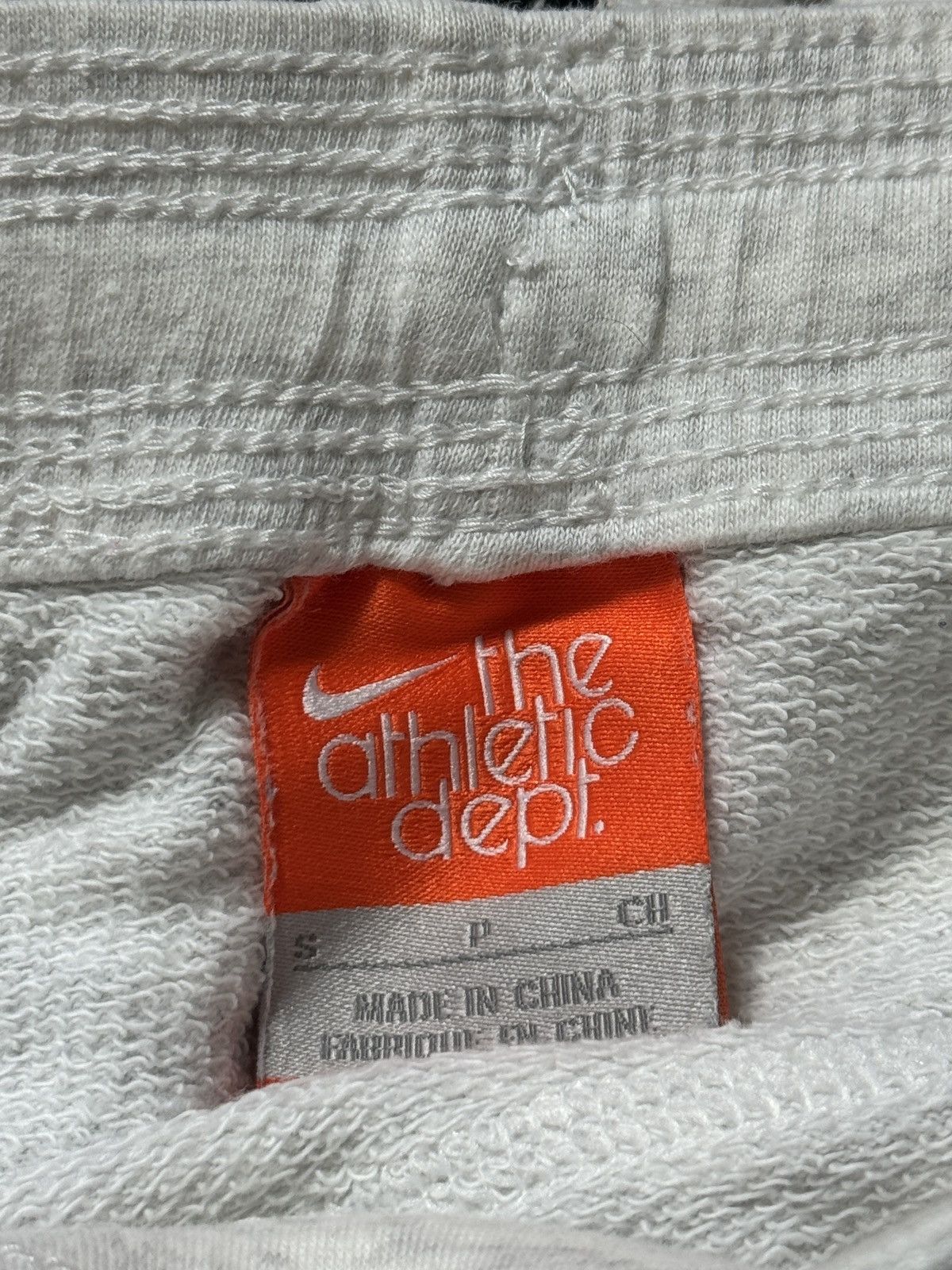 Nike VINTAGE NIKE 2000s UPCYCLING MINI SKIRT Size 28" / US 6 / IT 42 - 7 Thumbnail