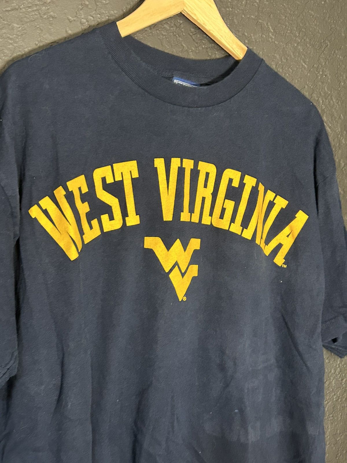 NCAA × Vintage Champs West Virginia T Shirt Size US L / EU 52-54 / 3 - 2 Thumbnail