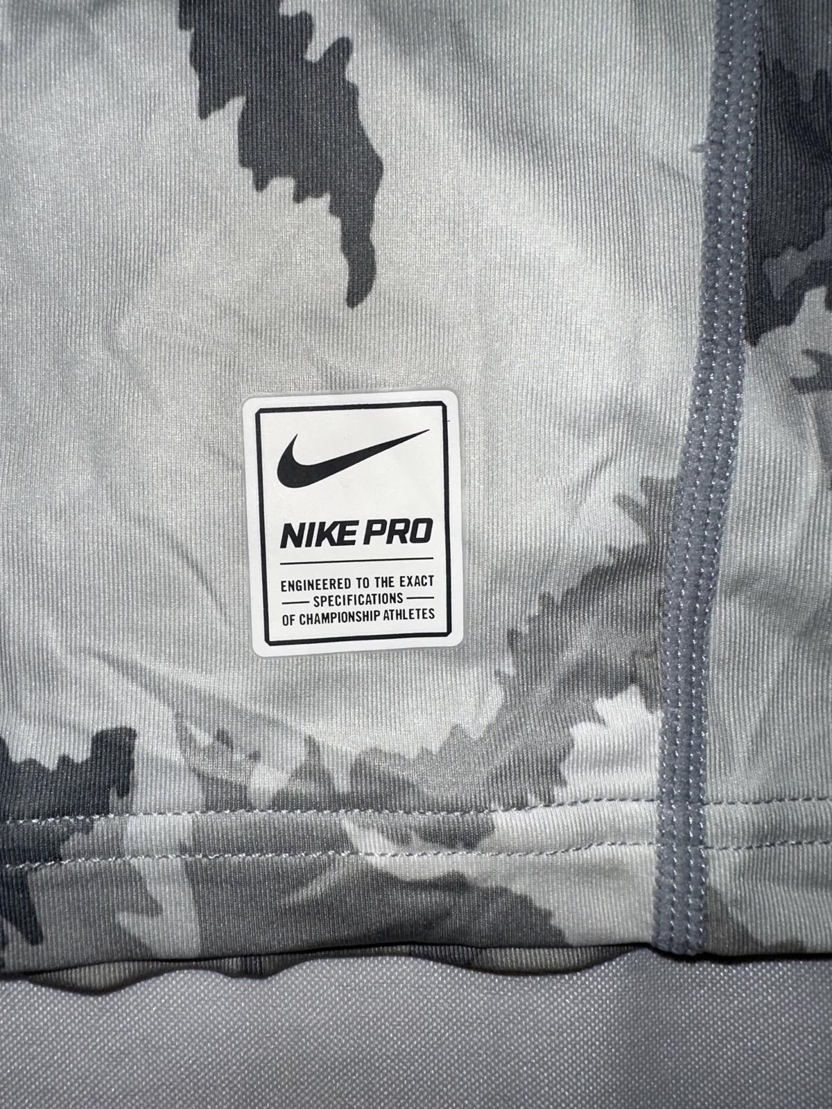 Nike Nike Men’s Hypercool Dri-Fit Grey Camo Fitted Top Size US XL / EU 56 / 4 - 2 Thumbnail