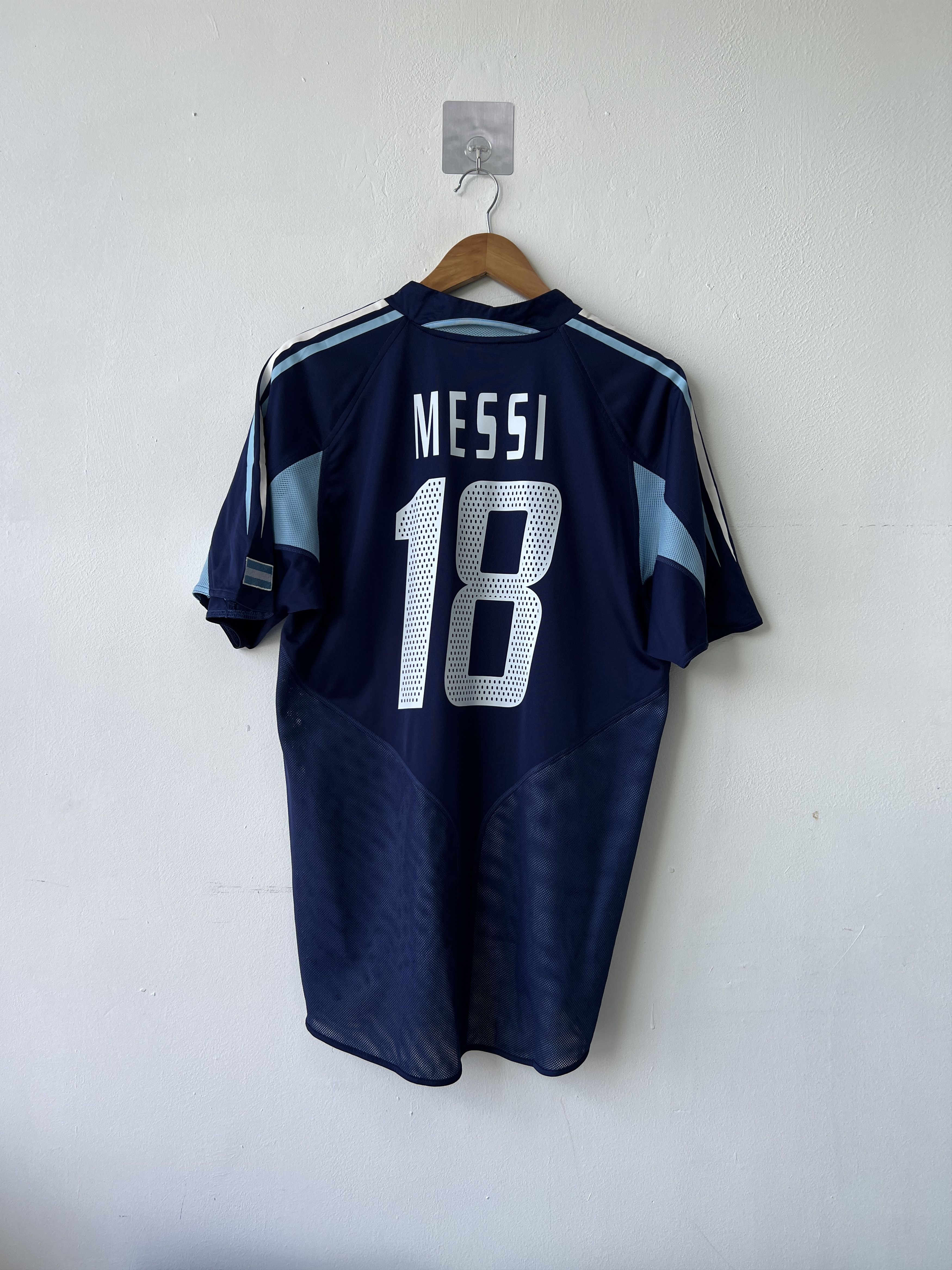 Adidas (M) Argentina 2004-05 Away Kit Messi #18 Size US M / EU 48-50 / 2 - 1 Thumbnail