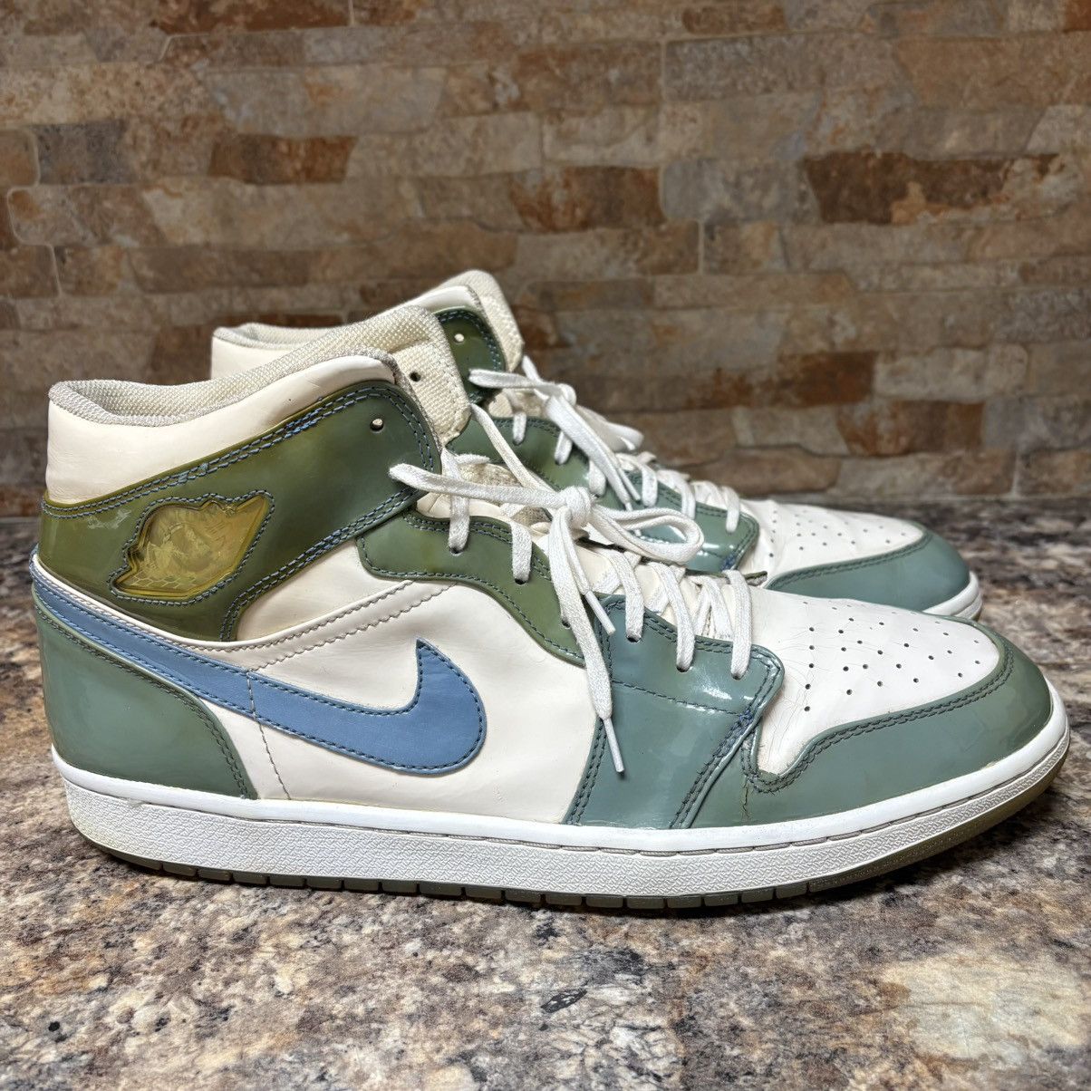 Jordan Brand Nike Air Jordan 1 Retro Mid UNC Patent Leather Men’s Size 15 Size US 15 / EU 48 - 4 Thumbnail