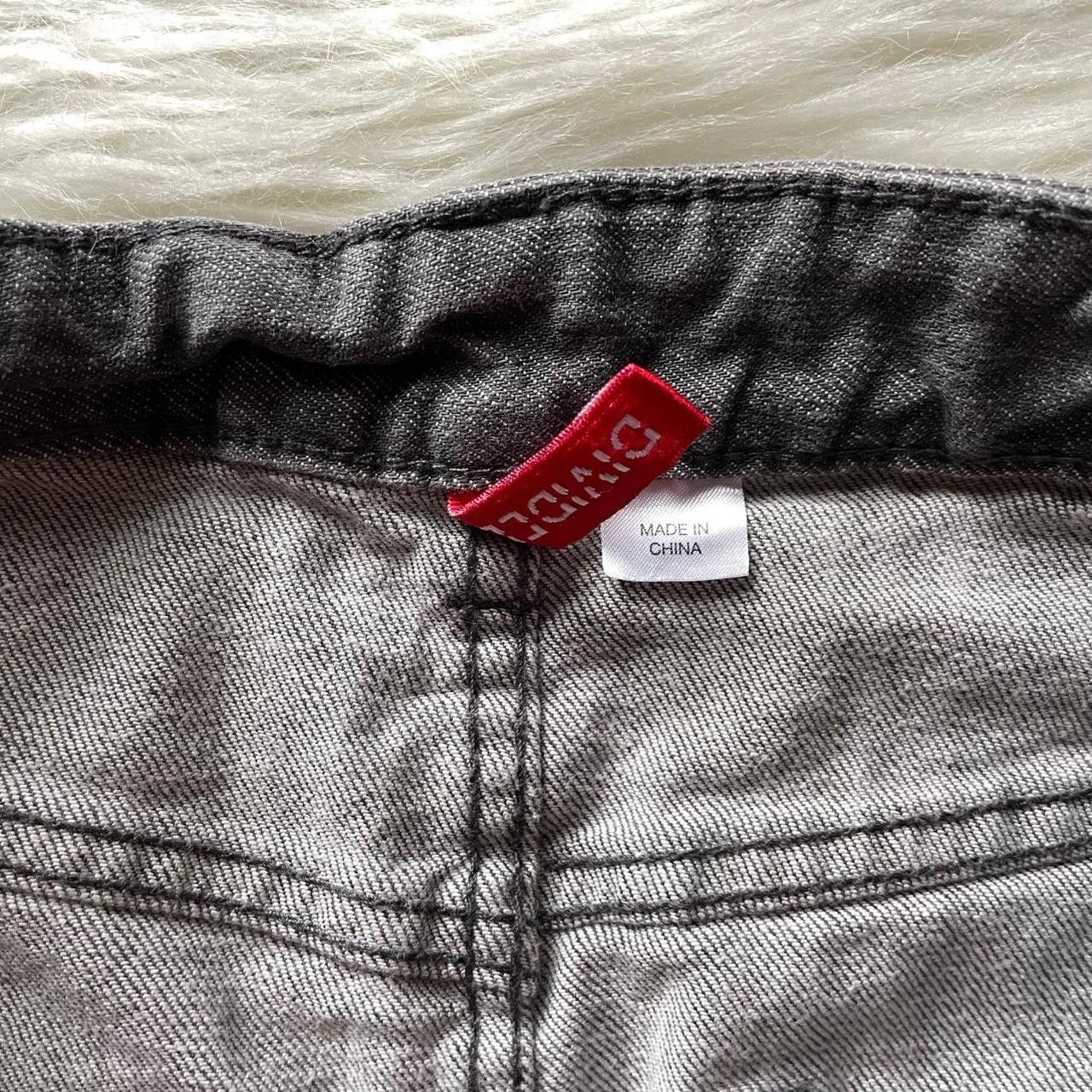 H&M Grey Distressed Mini Denim Skirt Size 33" - 4 Thumbnail