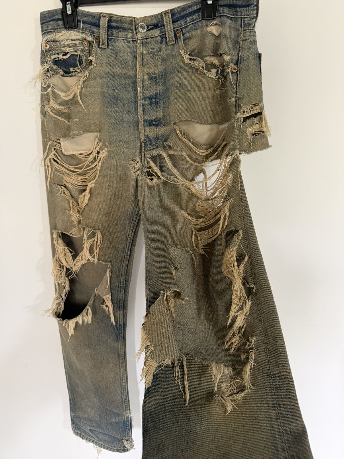 Vintage Thrashed Levi’s 501 Denim Size US 32 / EU 48 - 1 Thumbnail