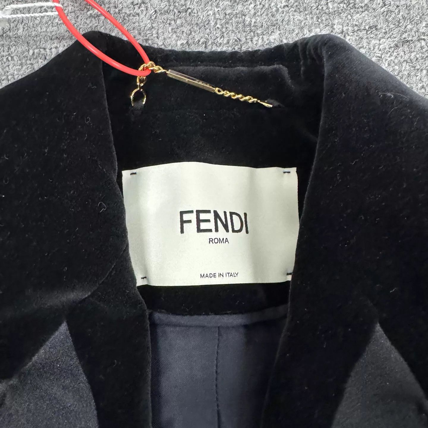 Fendi Fendi black velvet & satin short blazer 36 99new Size XS / US 0-2 / IT 36-38 - 4 Thumbnail