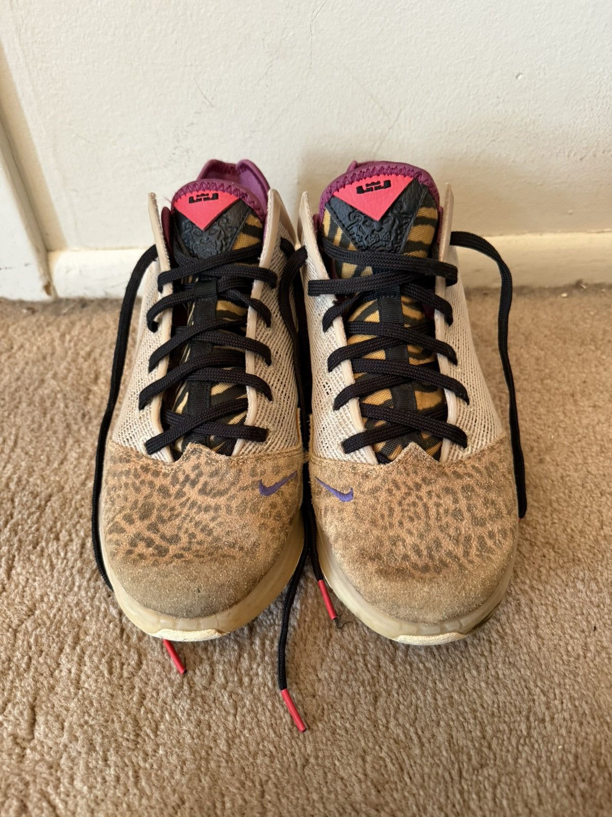 Nike Nike LeBron 19 Low Safari Size US 8 / EU 41 - 1 Thumbnail