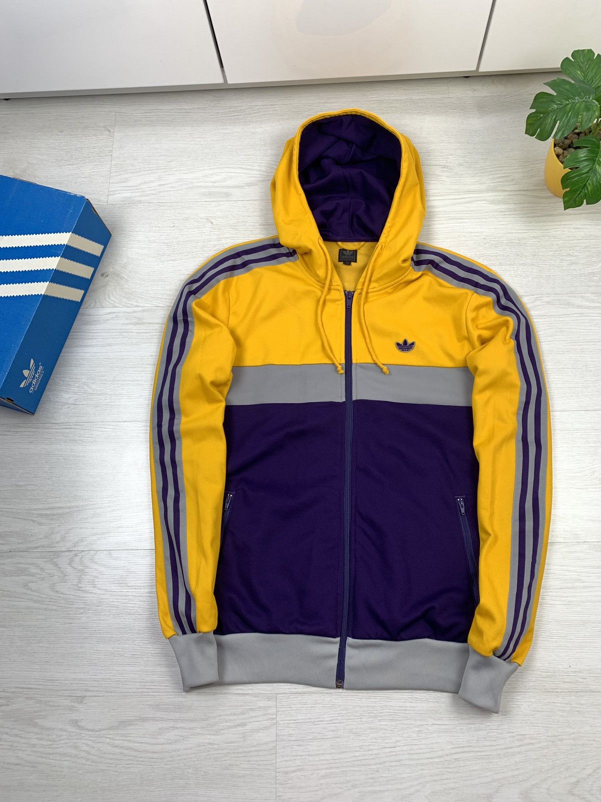 Adidas Adidas Originals Vintage Y2K Zip Hooded Jacket Mens Size M Size US M / EU 48-50 / 2 - 1 Thumbnail