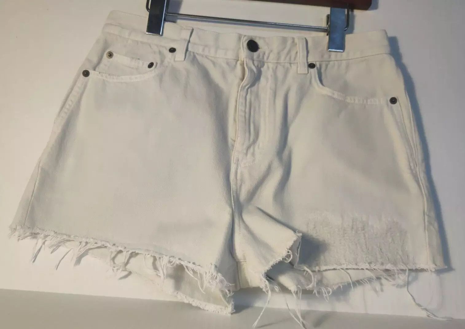 Saint Laurent Paris o1bcso1str0924 Baggy Shorts in White Size US 31 - 1 Thumbnail