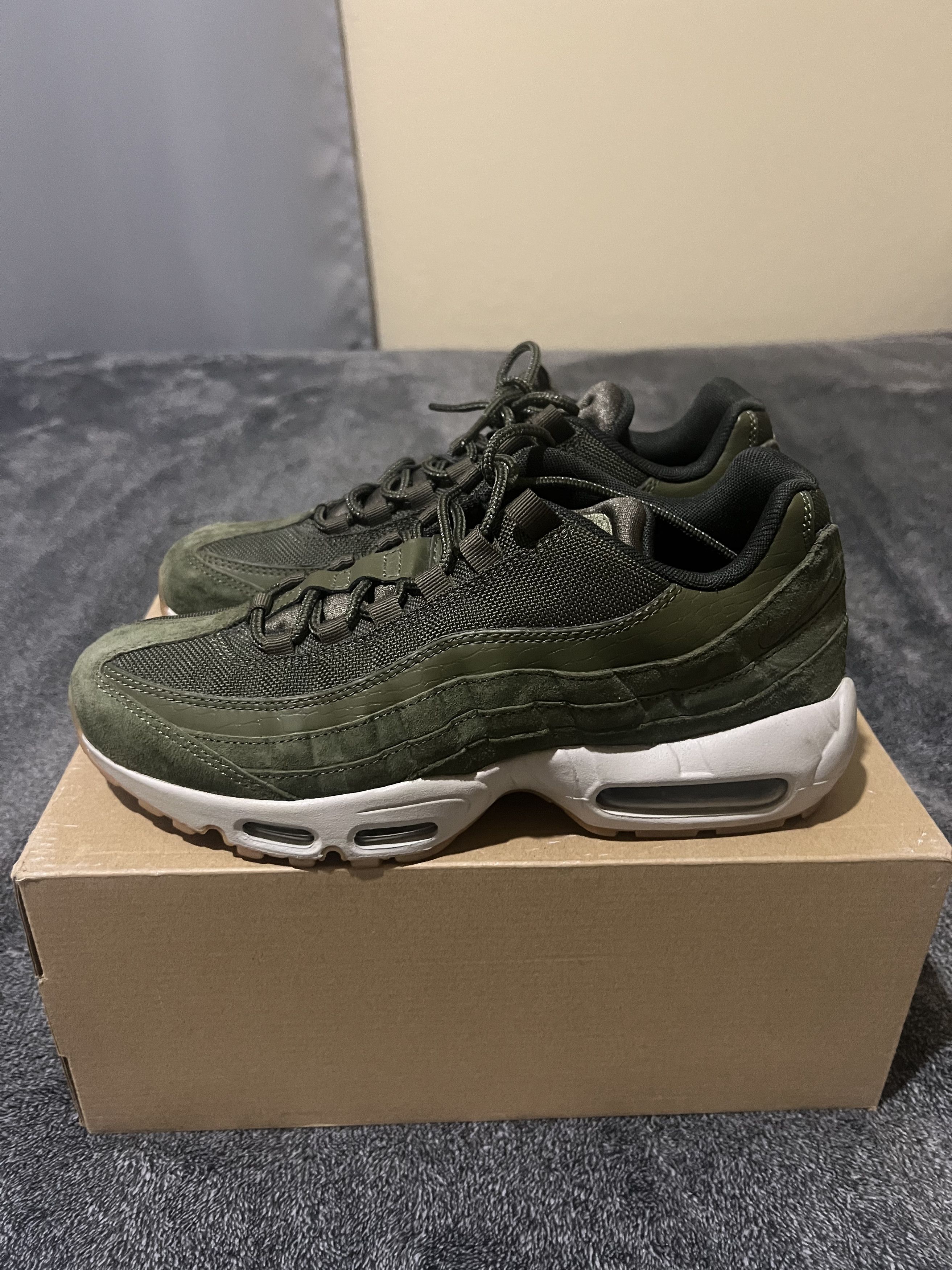 Nike Nike Air Max 95 SE SZ 8 Olive Canvas AJ2018-300 Size US 8 / EU 41 - 2 Thumbnail