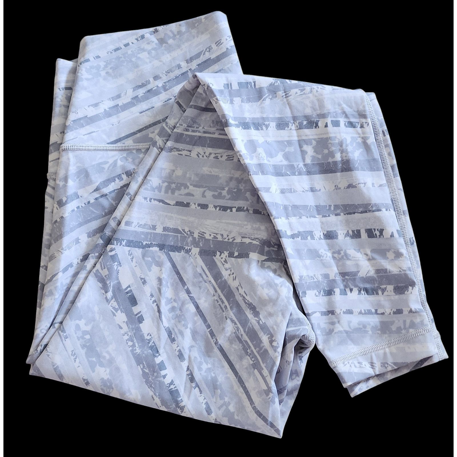 Lululemon Lululemon Train Times Pant 6/7 leggings Activewear Size 28" / US 6 / IT 42 - 1 Thumbnail