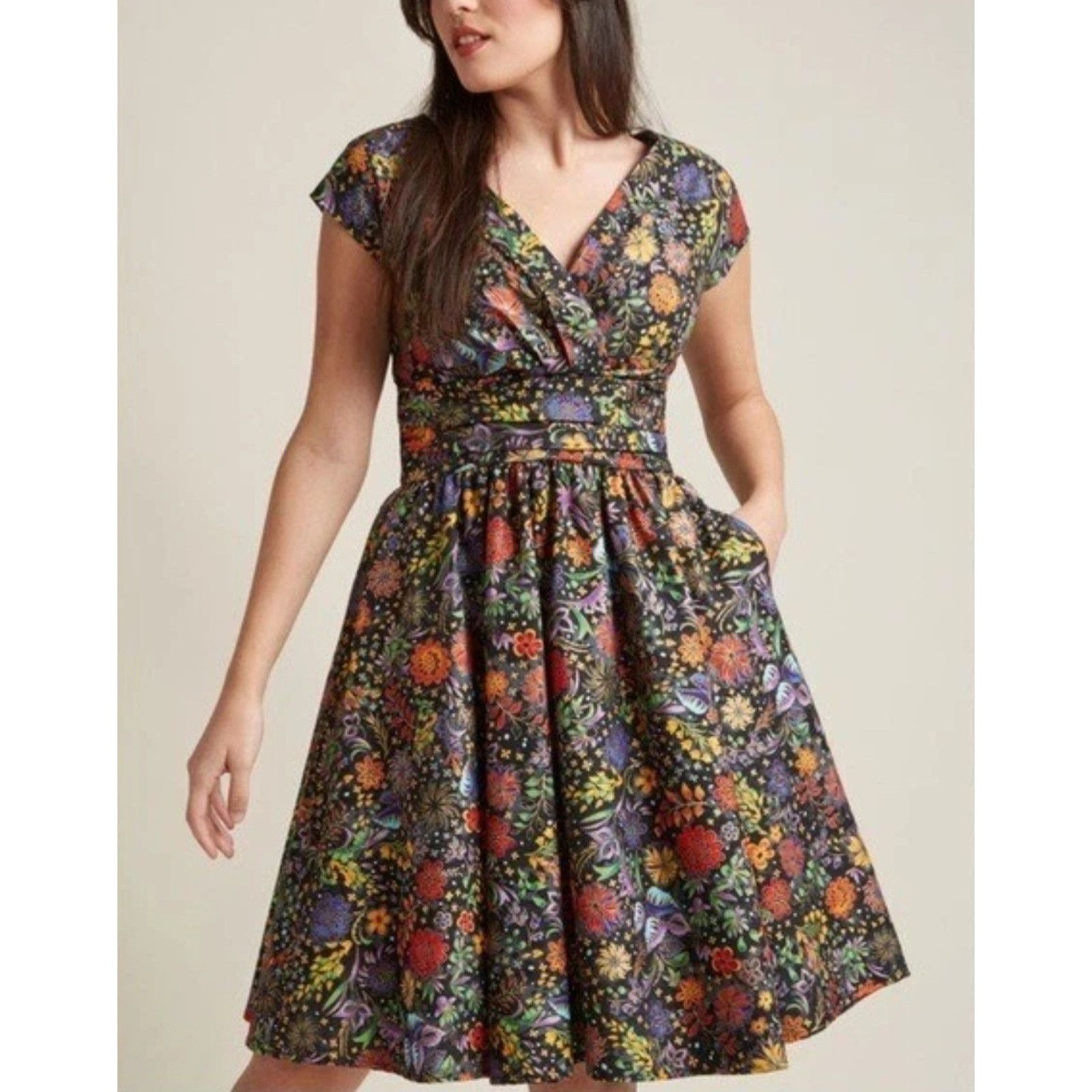 Other Retrolicious Greta Dress Floral V-Neck Retro Modcloth Size L / US 10 / IT 46 - 1 Thumbnail