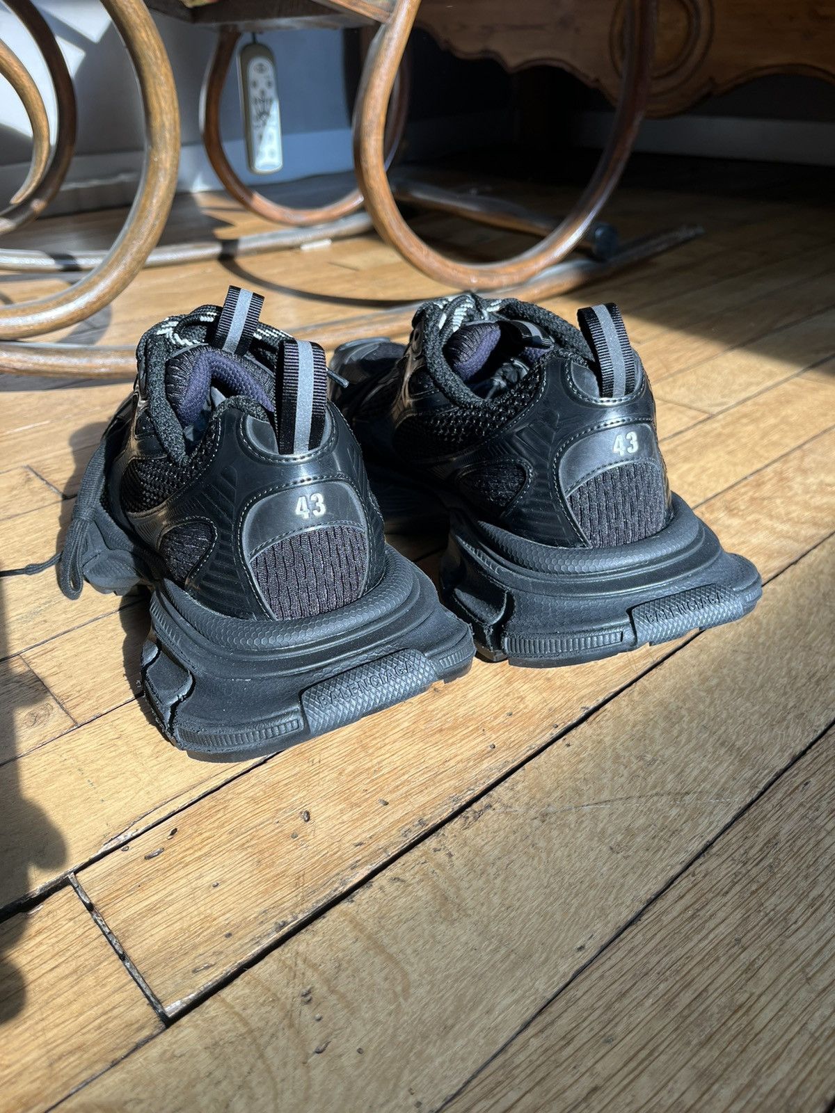 Balenciaga Balanciaga 3XL black Size US 9 / EU 42 - 4 Thumbnail
