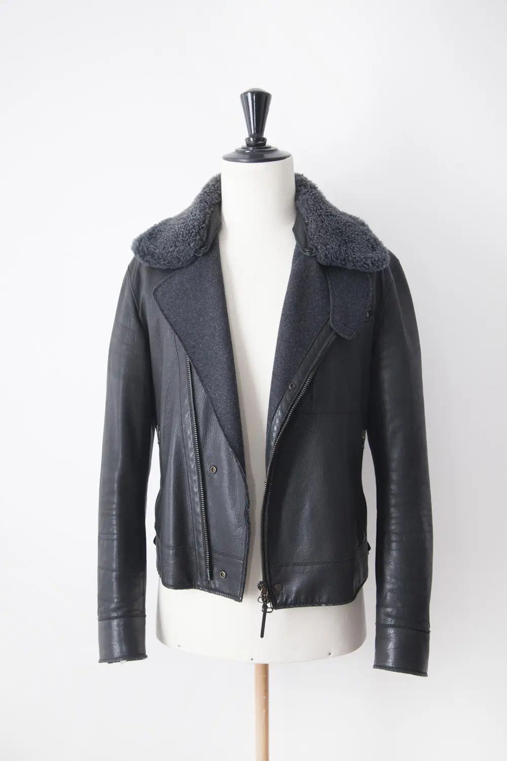 Lanvin Lanvin leather perfecto w military details Size US M / EU 48-50 / 2 - 2 Thumbnail