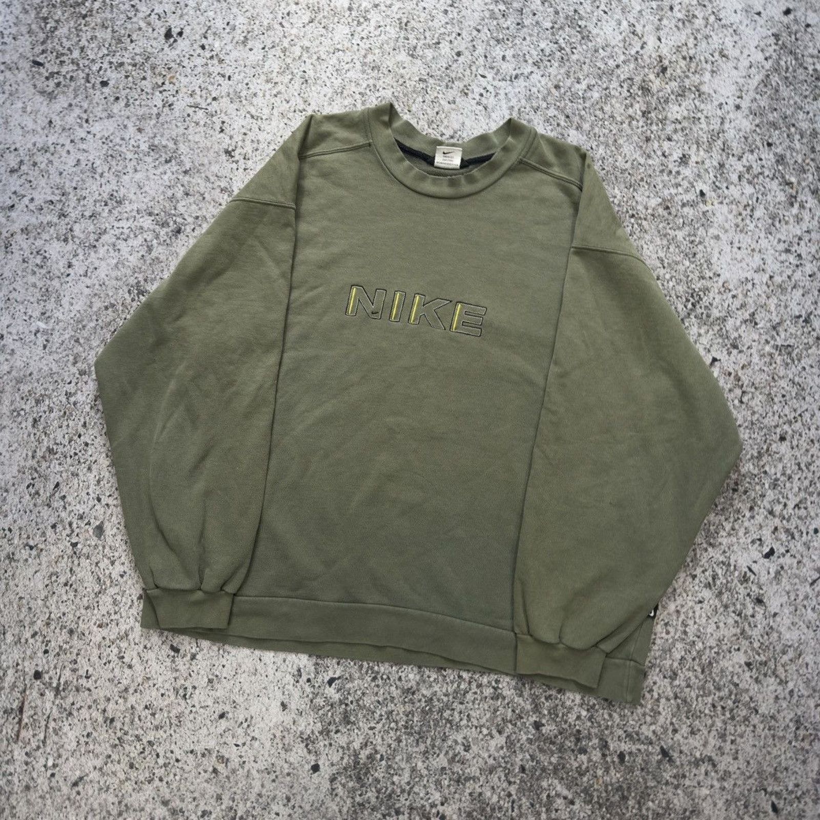 Nike Thrashed Faded 90s Nike Green Logo Sweatshirt ERD Grunge Size US XL / EU 56 / 4 - 17 Thumbnail