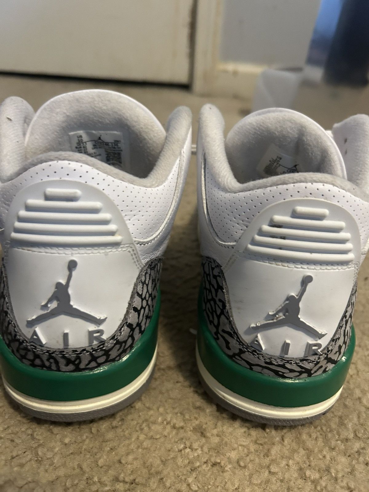 Jordan Brand Jordan 3 Lucky Green Size US 8.5 / EU 41-42 - 2 Thumbnail
