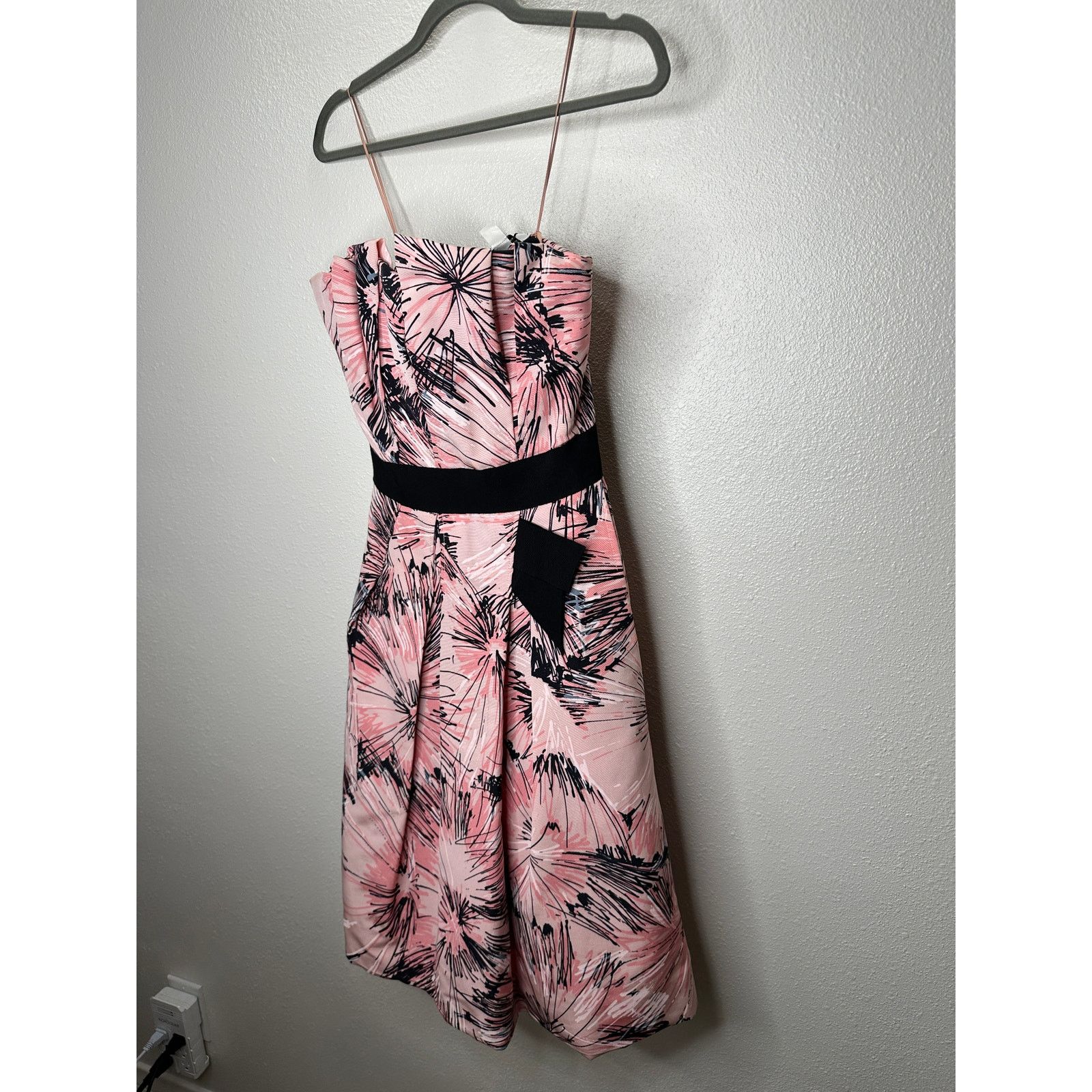 Carolina Herrera NWT Carolina Herrera Pink Parasol Print Strapless Dress S Size S / US 4 / IT 40 - 5 Thumbnail