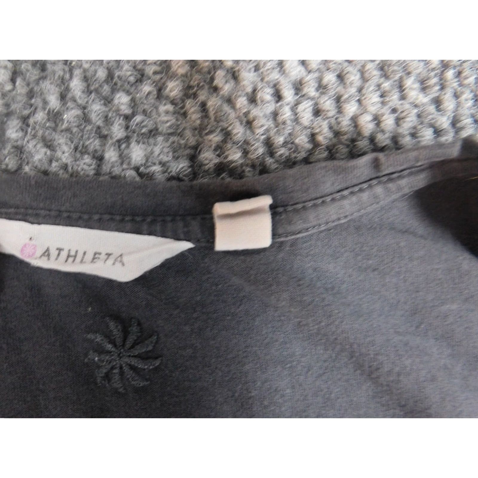 Athleta Athleta Shirt Women S Gray Tank Top Collared Sleeveless Pullover Cotton Stretch Casual Basic Size S / US 4 / IT 40 - 5 Thumbnail