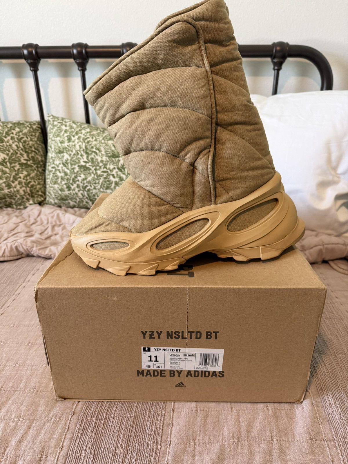 Yeezy Yeezy NSLTD Boot Size US 11 / EU 44 - 1 Thumbnail