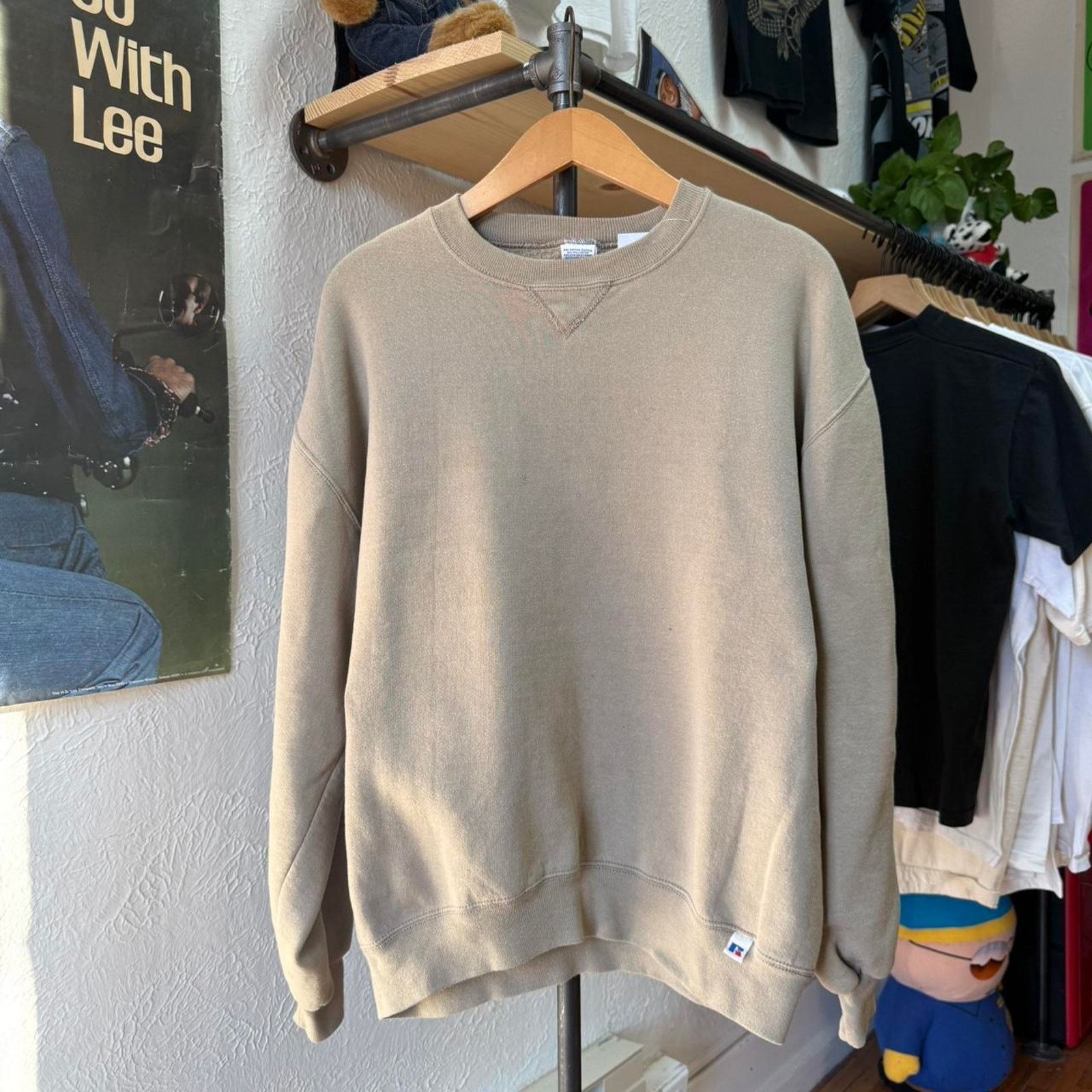Russell Athletic × Vintage Vintage 90s Earth Tone Tan Russell Athletic Crewneck Size US L / EU 52-54 / 3 - 1 Thumbnail
