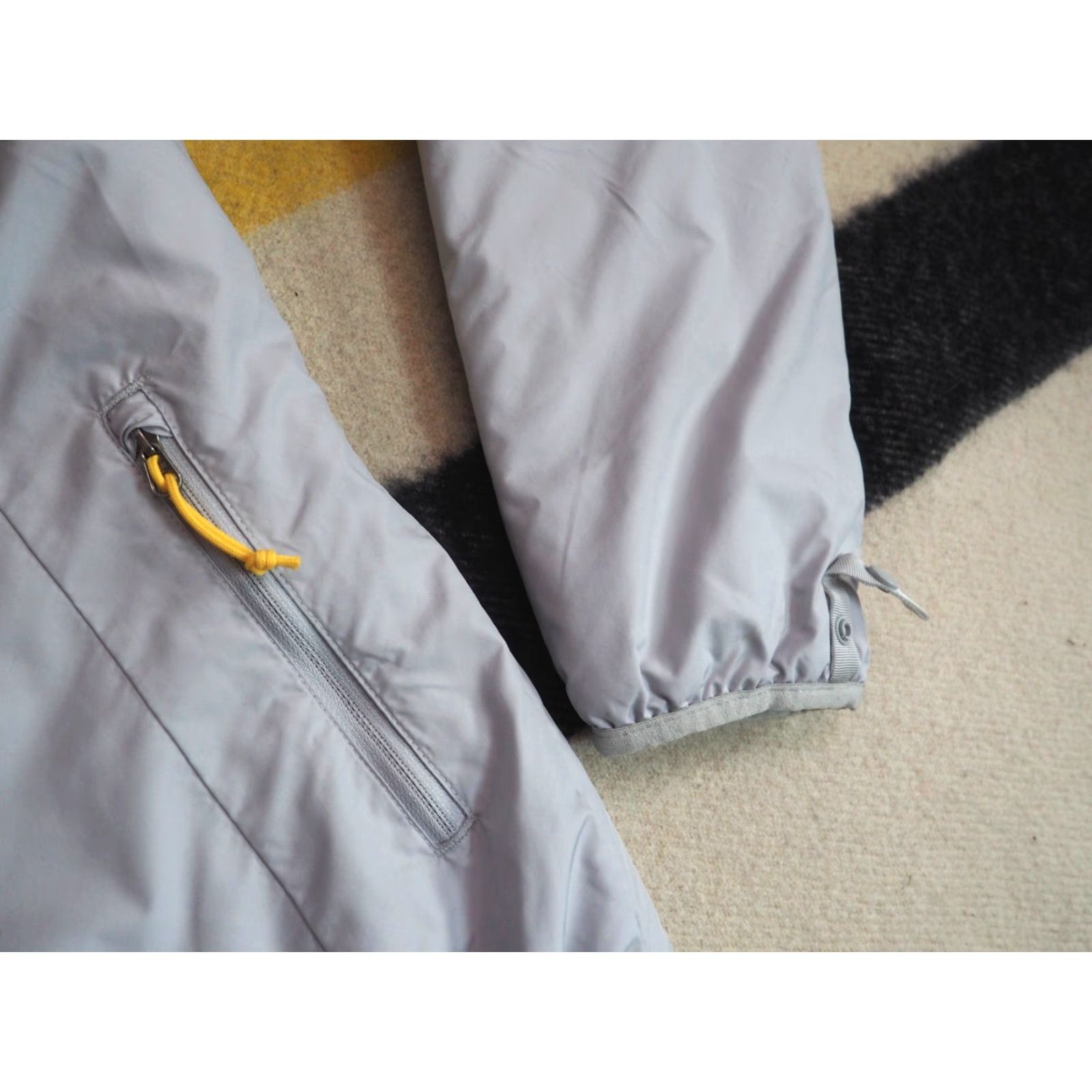 The North Face VINTAGE The North Face TNF Stone Gray Yellow Zip Nylon Puffer Jacket Womens XS Size XS / US 0-2 / IT 36-38 - 6 Thumbnail