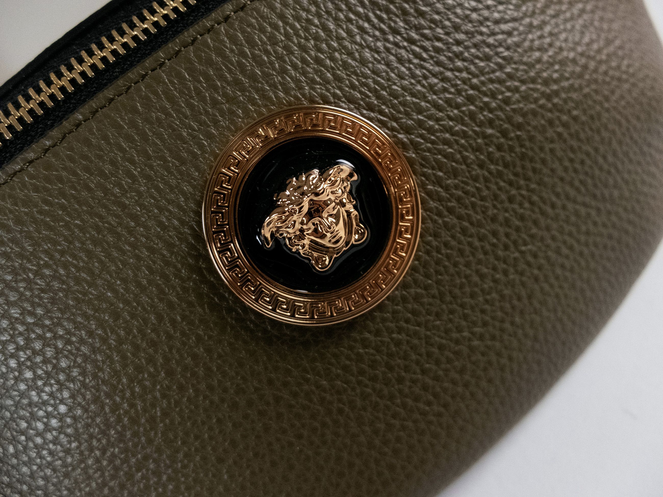 Versace VERSACE La Medusa olive green leather belt bag authentic Size ONE SIZE - 2 Thumbnail