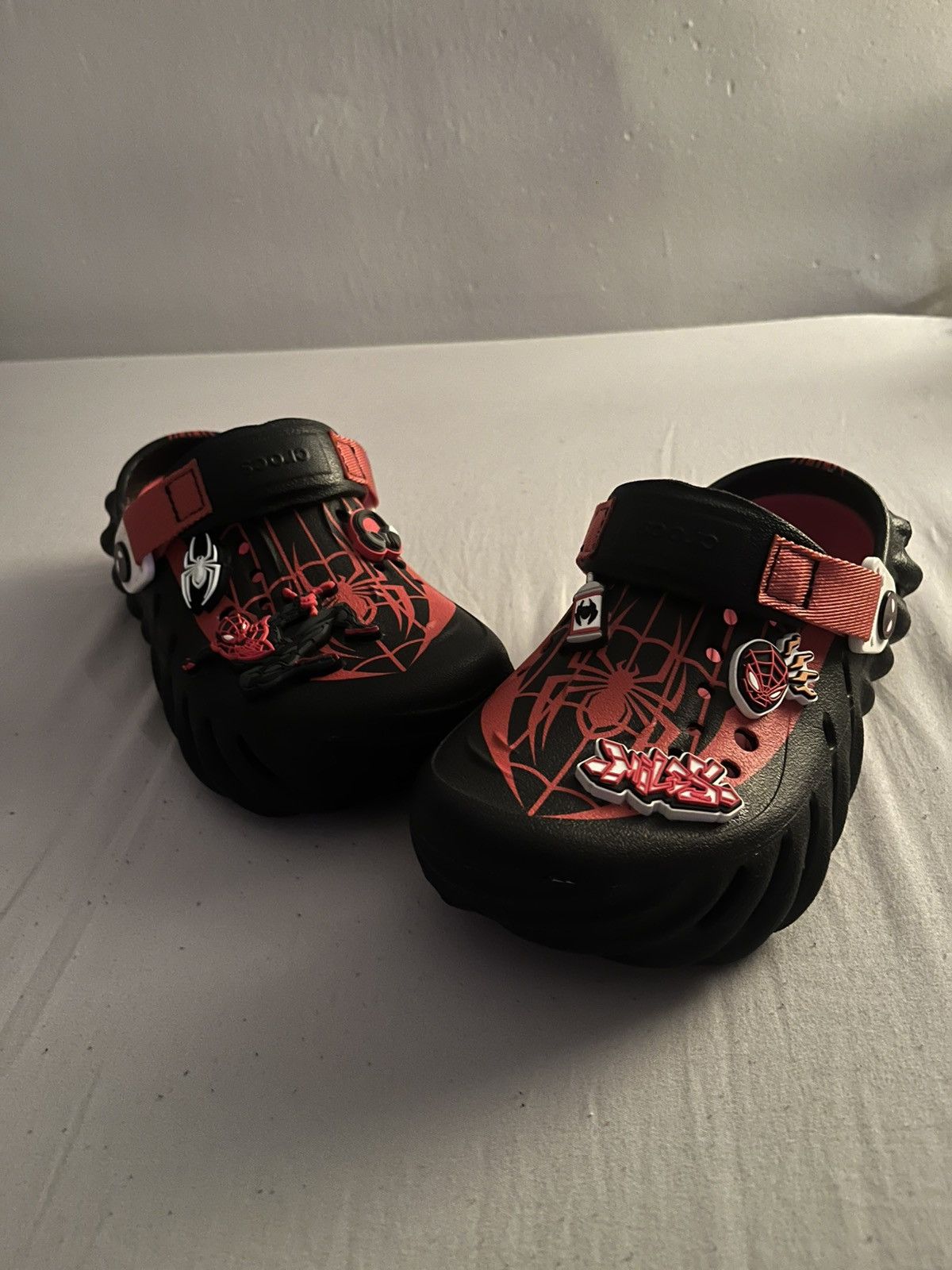 Crocs CROCS x TEAM SPIDERMAN KIDS Size US 5 / EU 37 - 1 Thumbnail