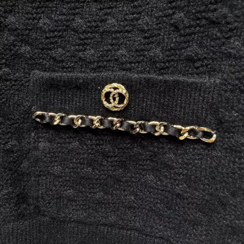 Chanel Chanel 23B black gold chain leather chain cashmere cardiga Size XS / US 0-2 / IT 36-38 - 5 Thumbnail