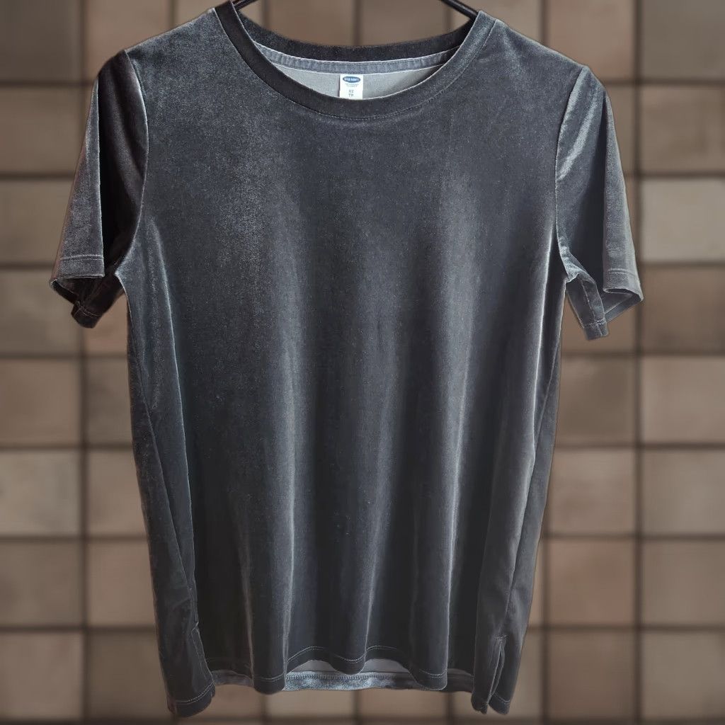 Old Navy Old Navy Womens XS Gray Velvet Relaxed Fit SS Crewneck Top Size XS / US 0-2 / IT 36-38 - 1 Thumbnail