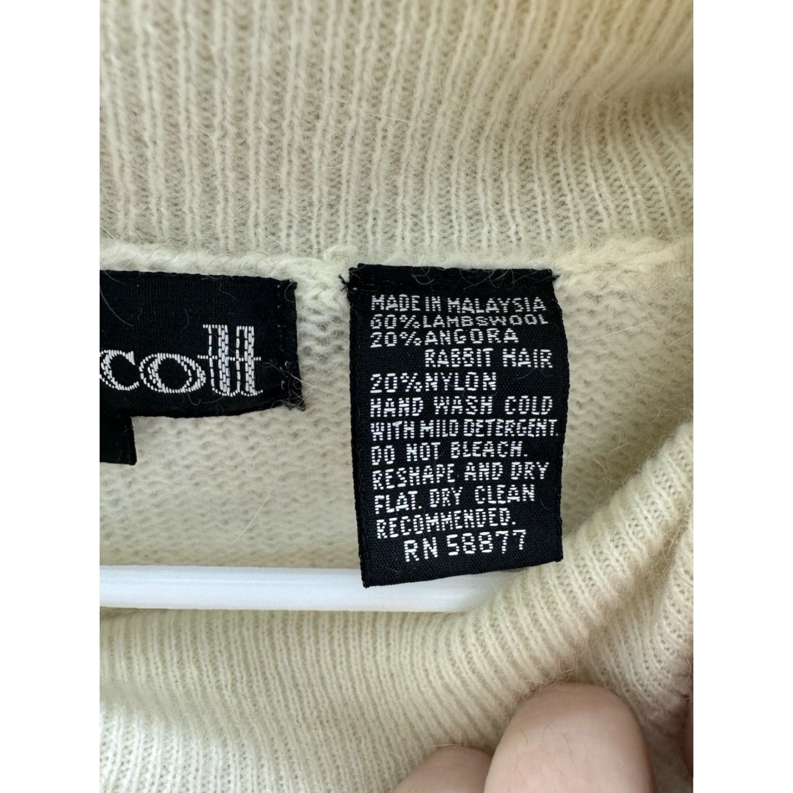 Vintage VINTAGE Wainscoll Womens Sweater Size Medium Cream Long Sleeve Turtleneck Knit Size M / US 6-8 / IT 42-44 - 5 Thumbnail