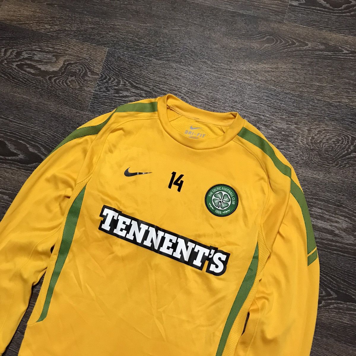 Nike Celtic Nike soccer jersey football club longsleeve M Size US M / EU 48-50 / 2 - 2 Thumbnail