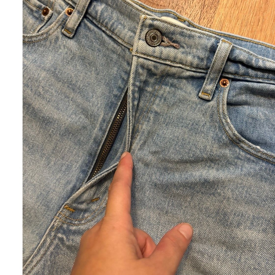 Abercrombie & Fitch Abercrombie & Fitch The 4” Mom Short High Rise Size 29/8 Size 30" / US 8 / IT 44 - 2 Thumbnail