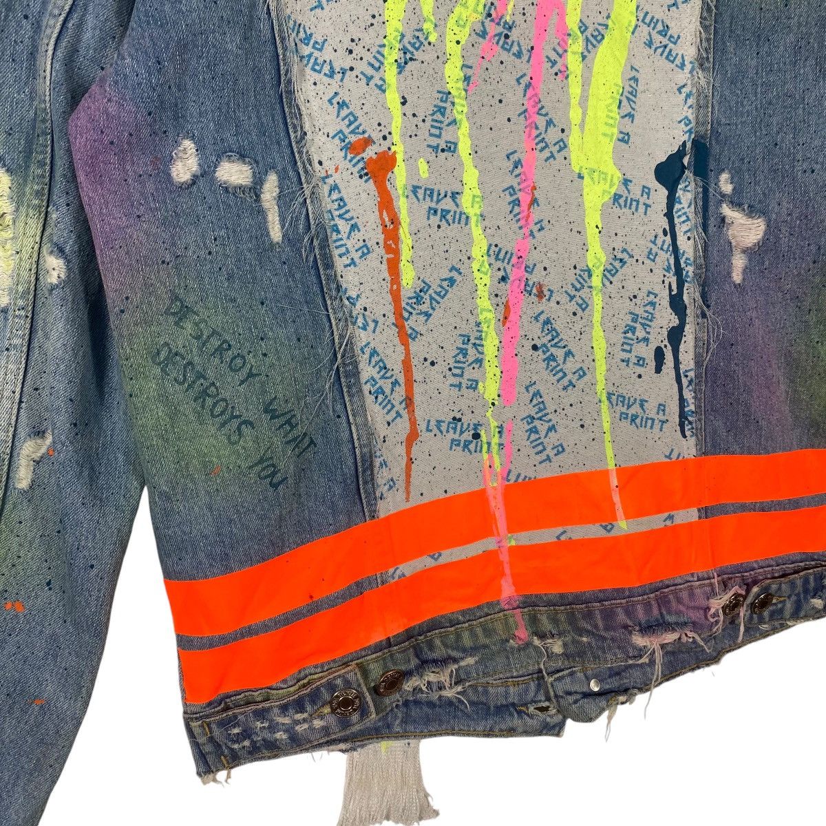 Zara Zara Distressed Denim Trucker Painted Jacket M Size Size US M / EU 48-50 / 2 - 16 Thumbnail
