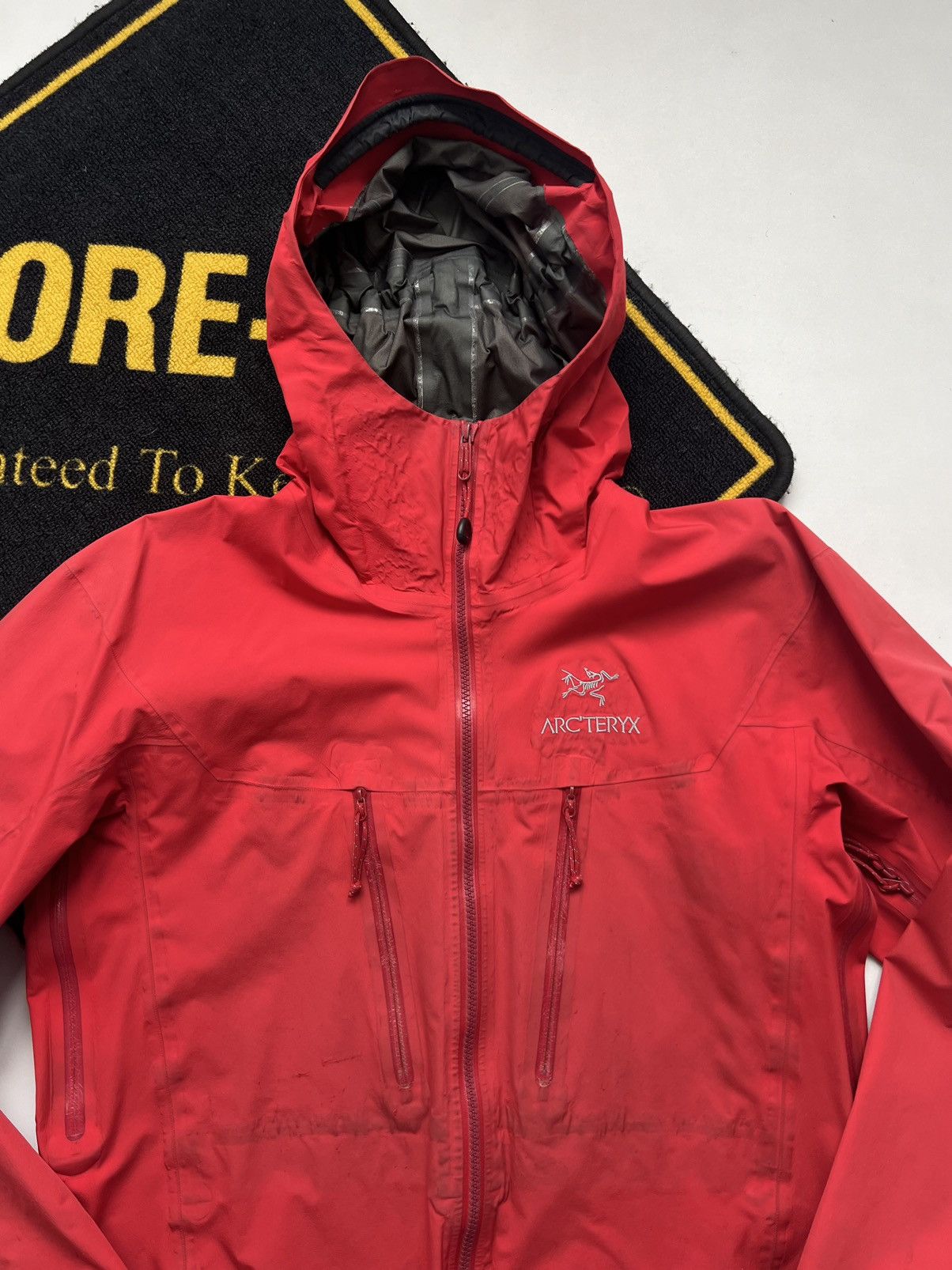 Arc'teryx Vintage Arcteryx Aplha LT Gore-Tex Pro Shell Red Jacket Size US S / EU 44-46 / 1 - 5 Thumbnail