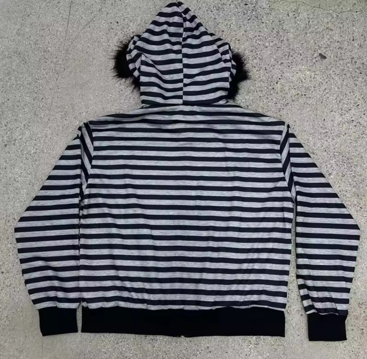 Other Edgy Streetwear Dark Gothic Striped Hoodie Cozy Faux Fur Size US XL / EU 56 / 4 - 2 Thumbnail