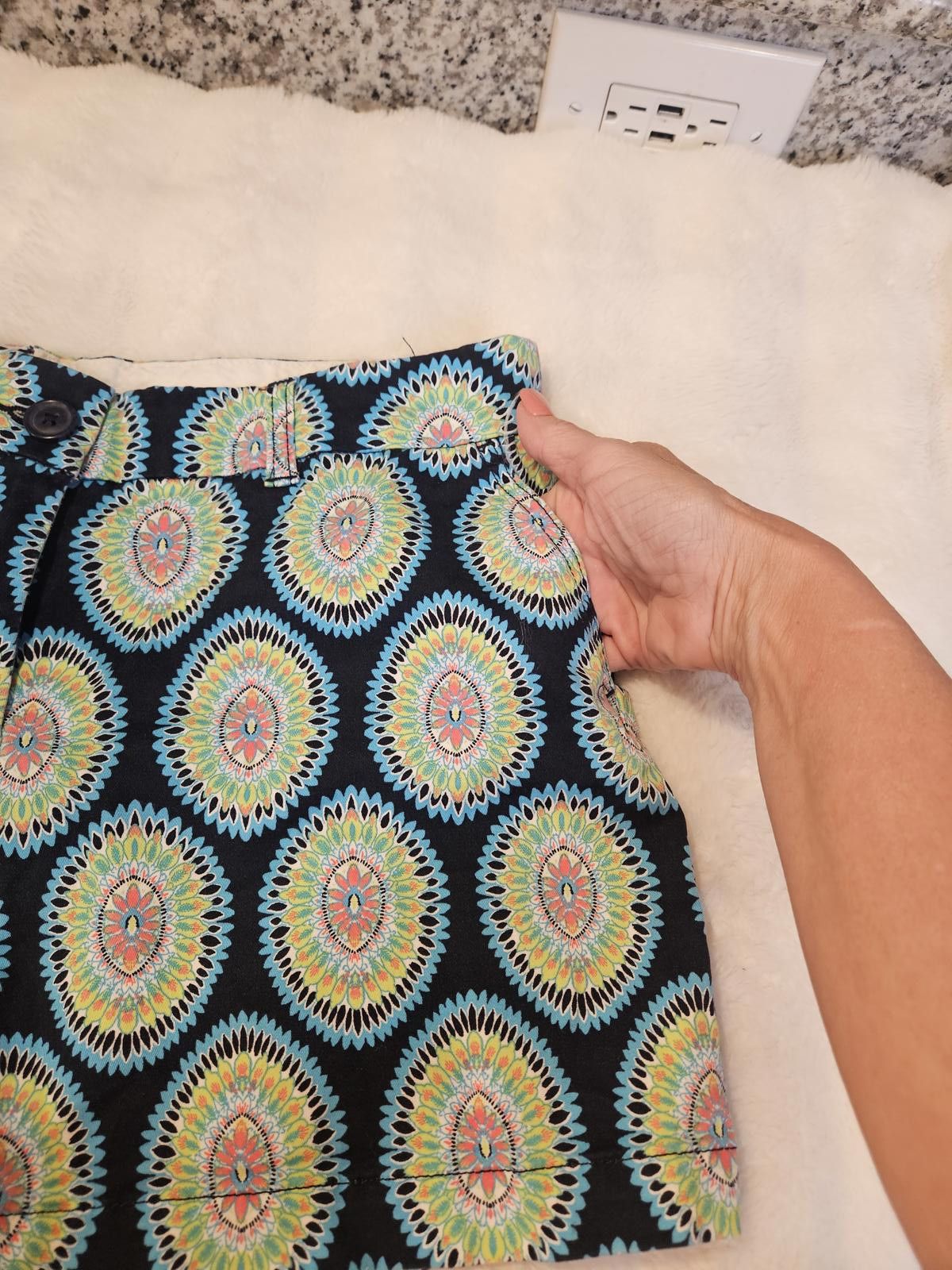 Designer Crown & Ivy Printed Shorts - Vibrant Pattern Size 34" / US 12 / IT 48 - 3 Thumbnail