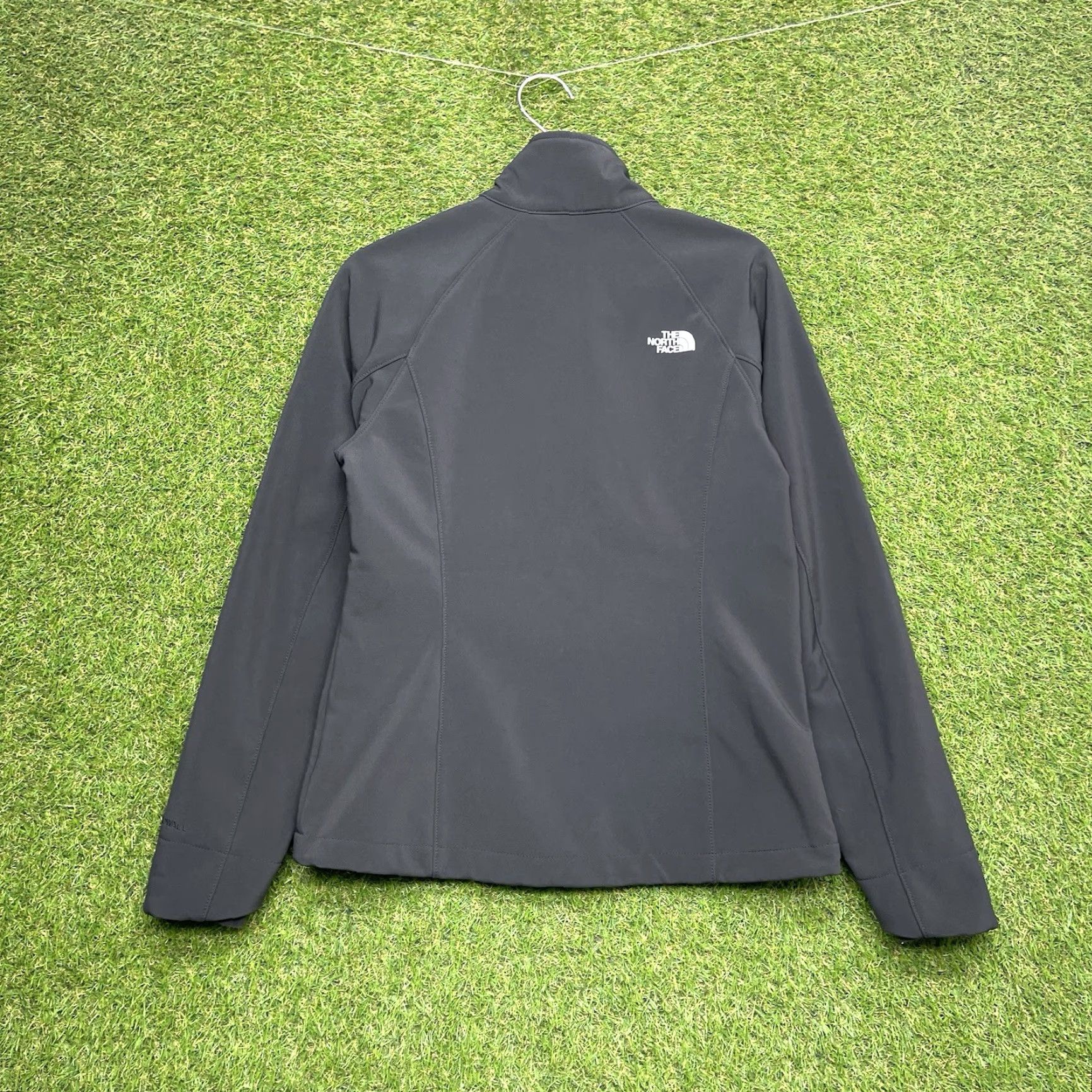The North Face The North Face Jacket Womens Medium Black Full Zip Polyester Pocket Windwall Size M / US 6-8 / IT 42-44 - 2 Thumbnail