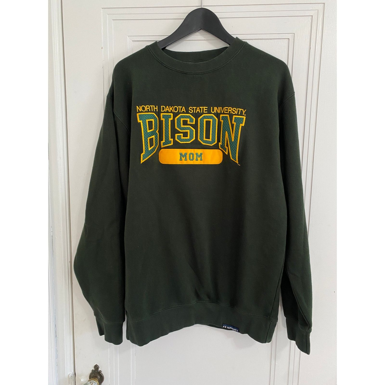 NCAA NDSU Bison Mom Crewneck Sweatshirt Size Large Size US L / EU 52-54 / 3 - 1 Thumbnail