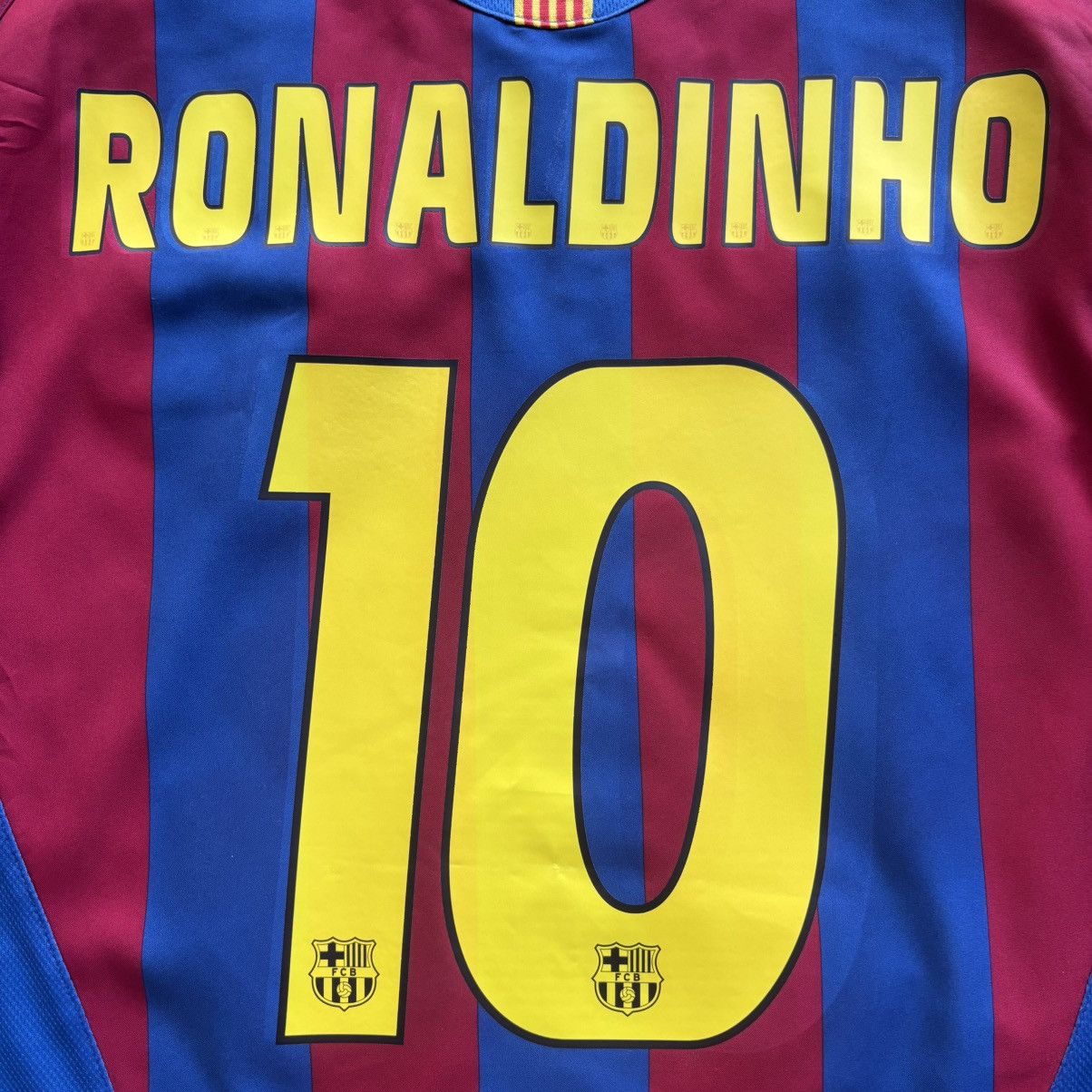 Nike 2005-06 FC Barcelona Home Shirt Ronaldinho #10 🪄🧙🇧🇷 Size US XL / EU 56 / 4 - 14 Thumbnail