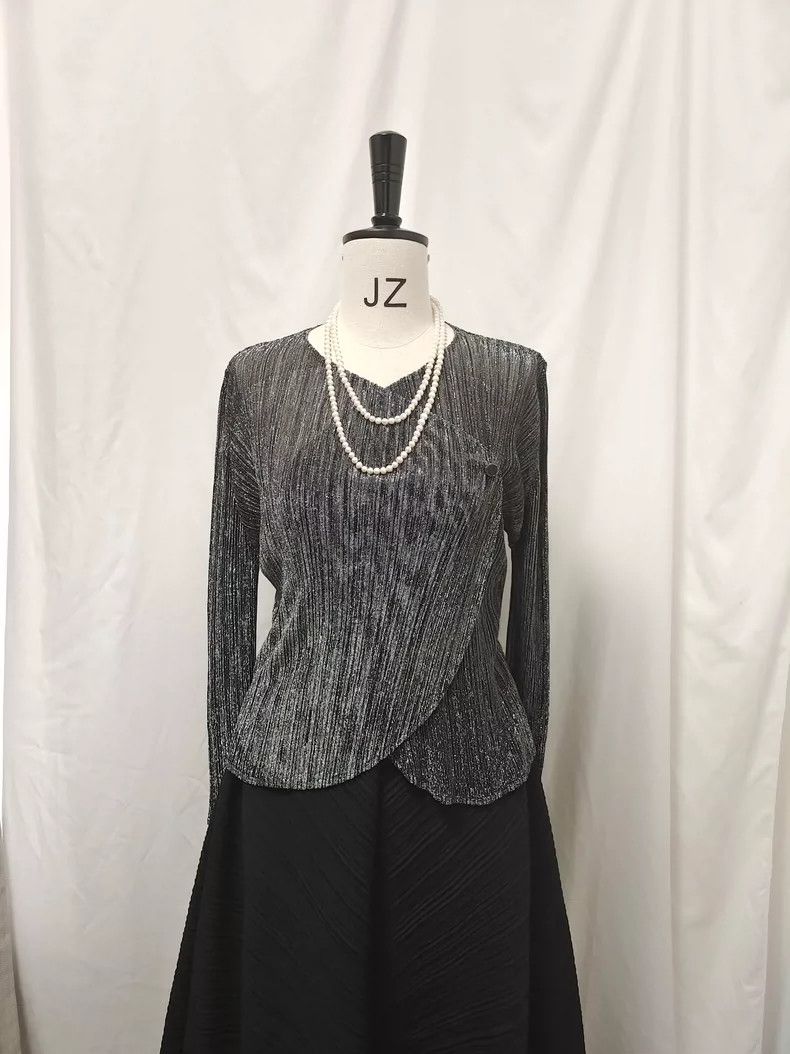 Issey Miyake Issey Miyake size:3 Gold thread woven coat Size M / US 6-8 / IT 42-44 - 2 Thumbnail