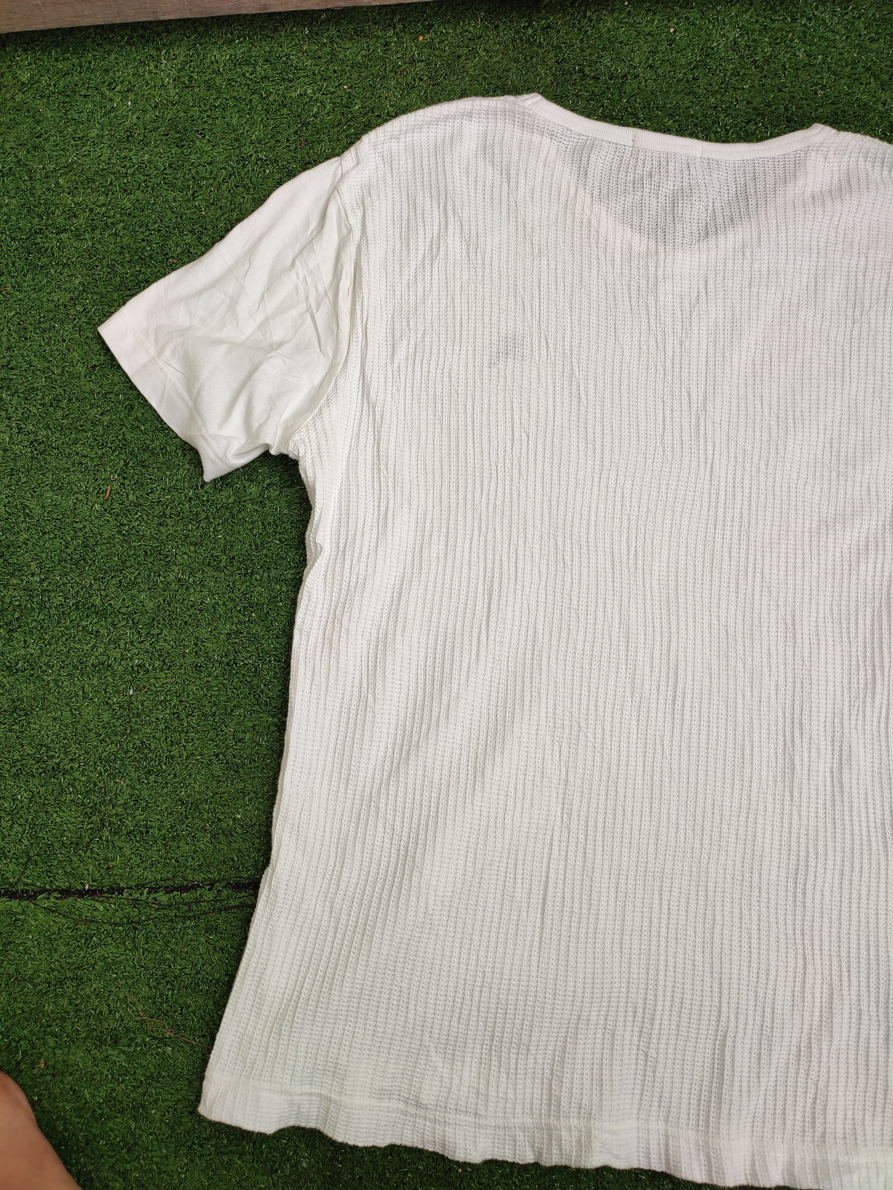 Burberry Burberry V- Neck Tee Size US L / EU 52-54 / 3 - 7 Thumbnail