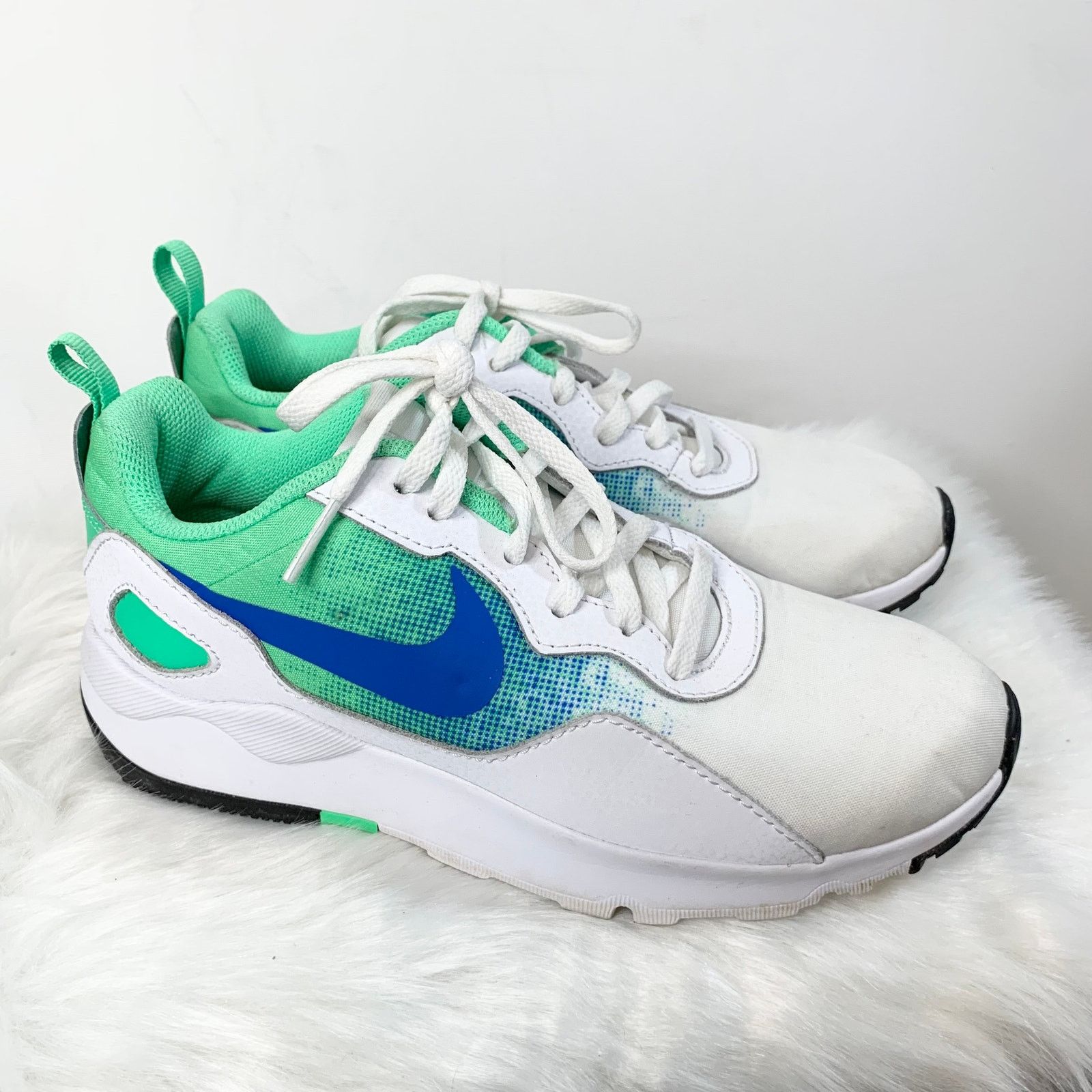 Nike Nike LD Runner White Electro Green Womens Size 6 Size US 6 / IT 36 - 9 Thumbnail