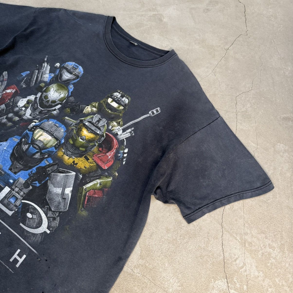 Halo VTG 2010 Halo Reach & Faded Distressed Video Game shirt Xbox Size US XL / EU 56 / 4 - 6 Thumbnail
