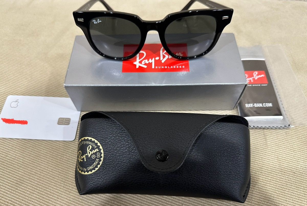 Ray-ban Meteor Custom Sunglasses with Gradient Grey lenses display picture 3
