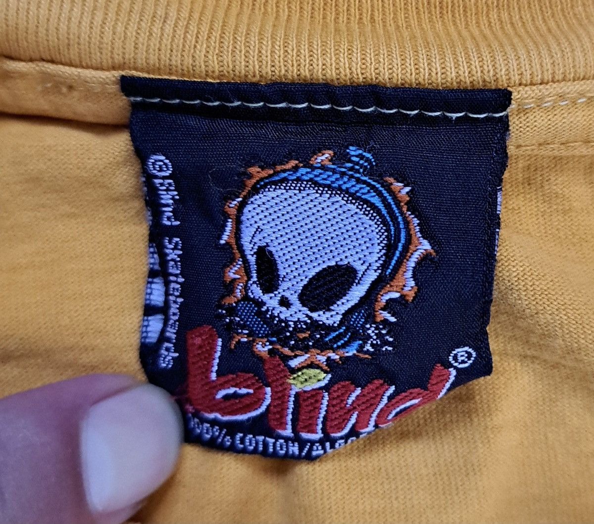 Vintage BLIND SKATEBOARDS x T-Shirt Size US L / EU 52-54 / 3 - 6 Thumbnail